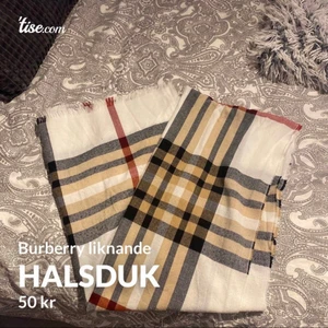 Halsduk - Halsduk i skönt material köpt för 260kr 