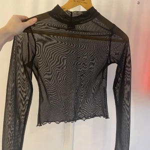 Tröja - En superfin mesh topp som jag tyvärr inte använder. Köpt på Gina tricot!! KÖP NU DEN 29/30 SÅ INGÅR FRAKTEN!!😍