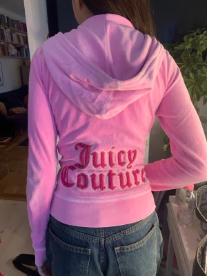 Juicy couture  - Säljer då den inte kommer till användning!
