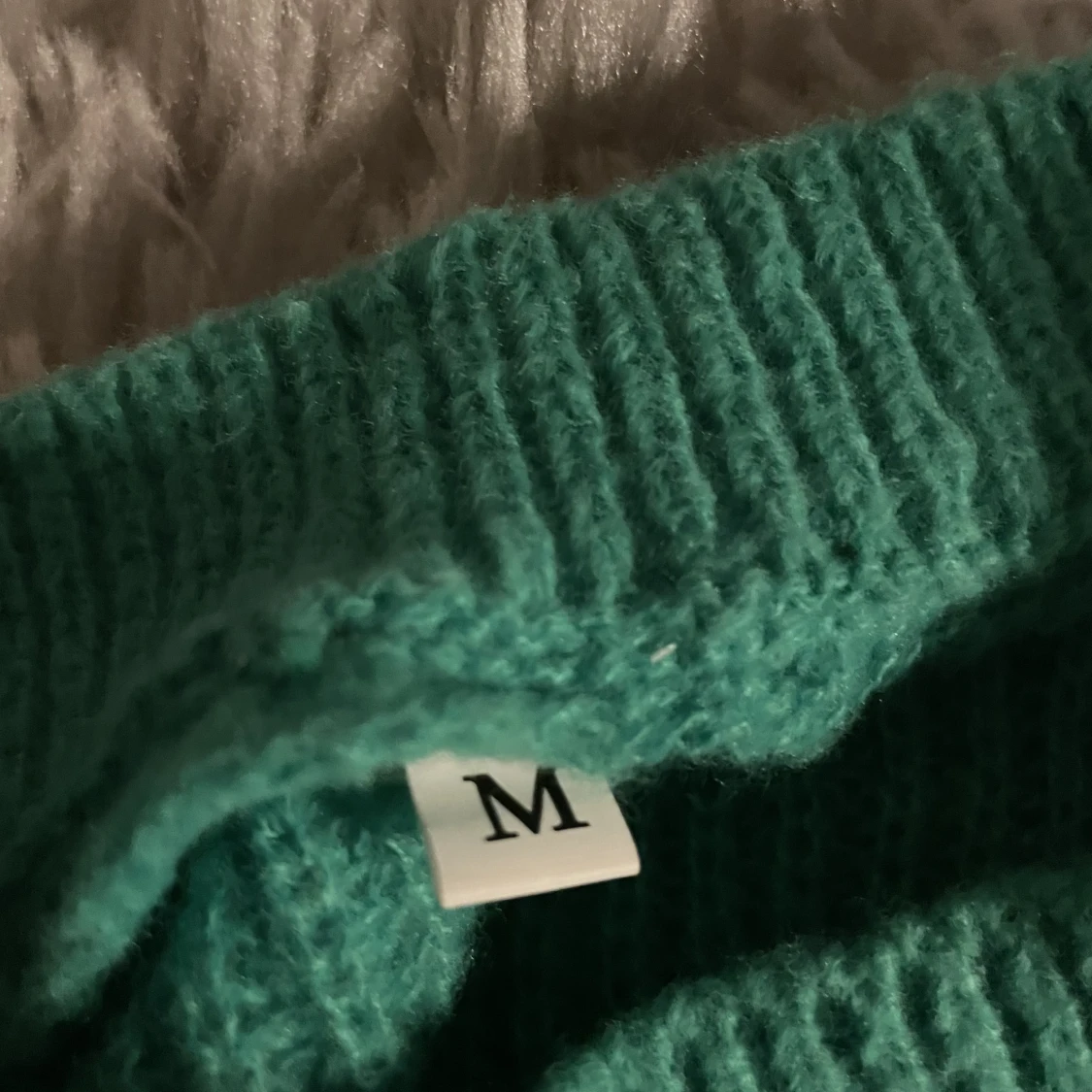 Grön stickad tröja - 91