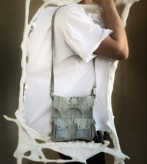 Skit fet väska - Köpte denhär väskan från @ec0basick på ig. men den var lite för liten för min smak. Säljer den för priset+shipping 