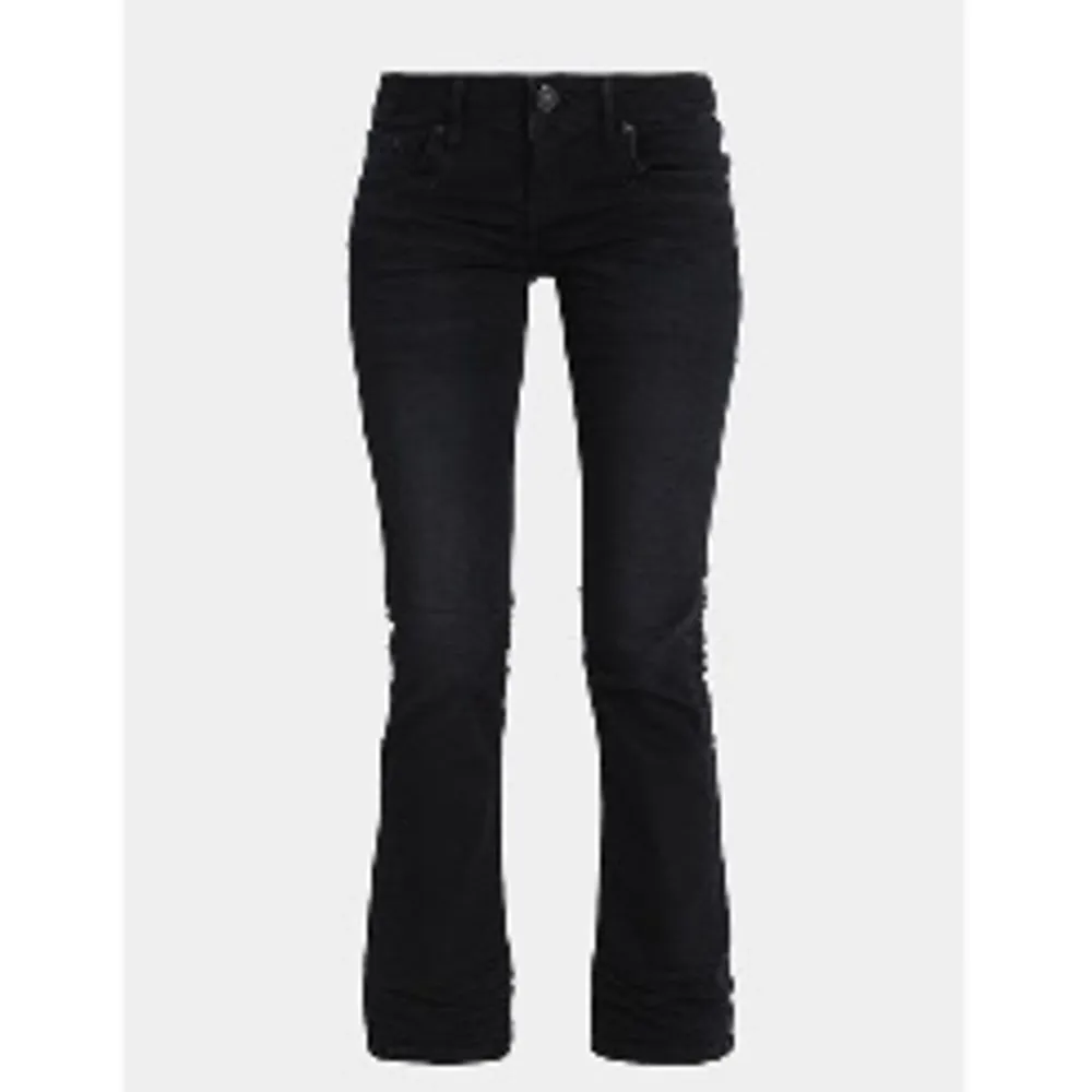 Säljer mina svarta ltb jeans i modellen valerie. I nyskick och köpte dem för 799. Kontakta privat för fler bilder❤️Köpare står för frakt. Jeans & Byxor.