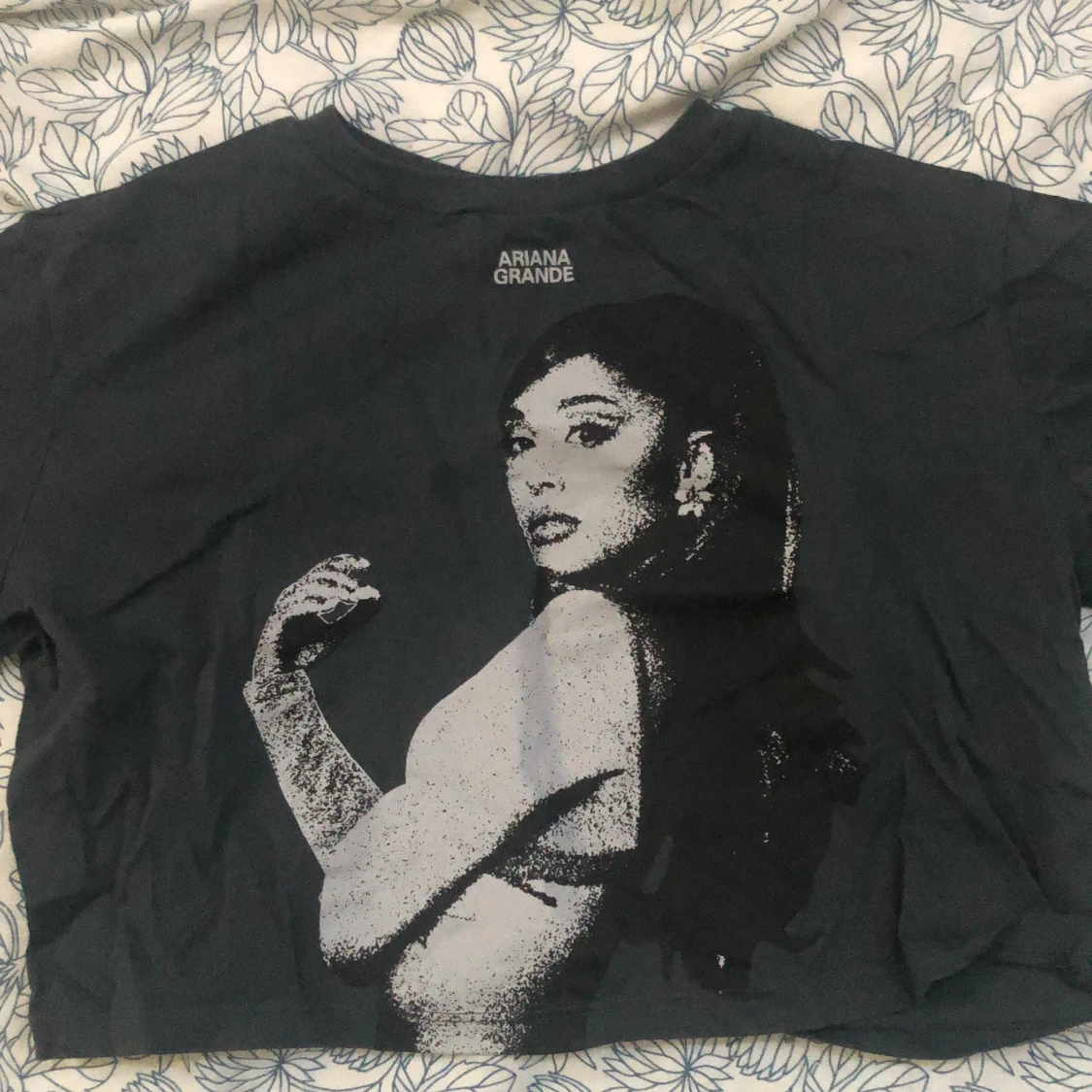 Ariana Grande Croptop 