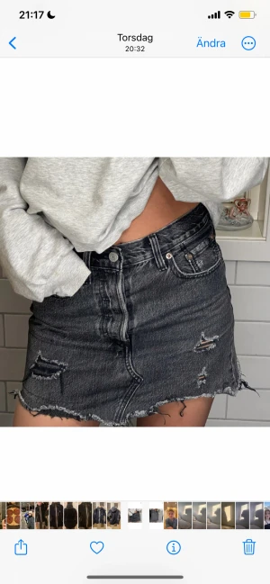 Levis jeanskjol - (Lånade bilder) jeanskjol i nyskick, spårbar frakt 61kr💕säljer även likadan i blå❗️