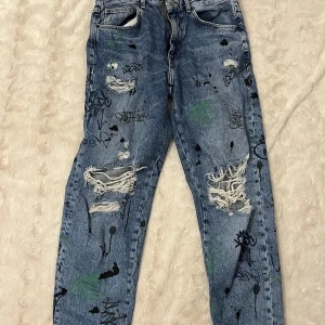 Jeans - Snygga jeans💕