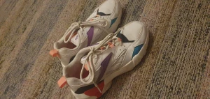 Reebok skor storlek 40  - Använda enstaka gånger, som nya. Nypris 800