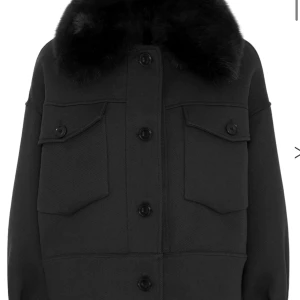 Meotine jacka - Intrese koll på min Helt slutsåld meotine jacka som är i toppen skick är i storlek s/m men funkar på mig som vanligtvis har xs ( kan även tänka mig byta mot en annan jacka i samma prisklass)