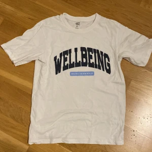 T-shirt från lager 157  - En vit tröja från lager 157 använder ej för att den ej passade min kroppsform