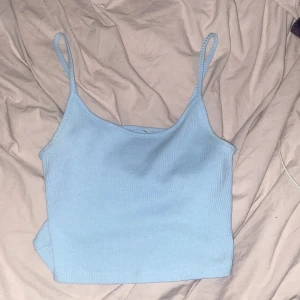 blått basic linne - Linne från newyorker, ganska använd men inga fläckar 