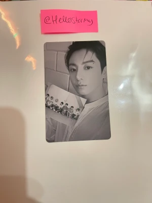 Bts photocard - BTS proof album standart edition Jungkook PC -No damage  -Officiall -Bought from Weverse shop -Trading with Suga or selling ??