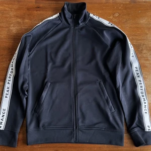 Peak tracksuit jacka - Använd ca 5 gånger