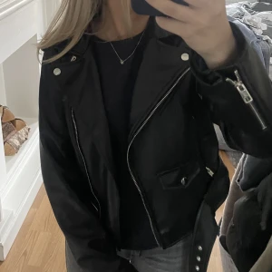 Skinnjacka från zara - Inte använd mycket💕