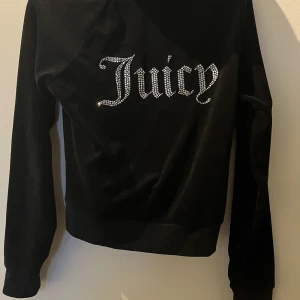 Juicy gammal model  - Använd cirka 10gånger inte några skador eller lossnade paljetter BUDA! Skriv till mig eller kmt