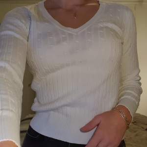 Stickad tröja från Hampton Republic🤍 Strl XS men passar även S bra (passar nästan mig som är M)😊 I fint skick!
