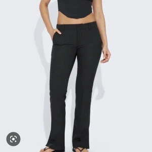 Kostymbyxor - Någon som vill byta dessa till en storlek 40?💕eventuellt köpa💕