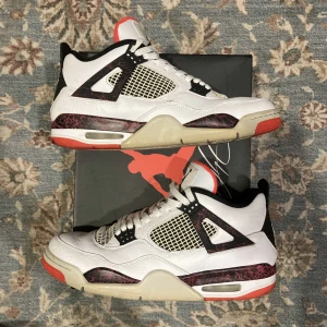 Jordan 4 Pale Citron - Jordan 4 Pale Citron Använda Storlek 45,5 Box Finns  Skriv för fler bilder