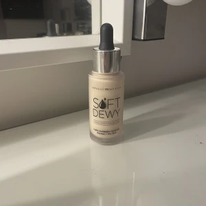 Makeupmekka foundation - Helt ny foundation från makeupmekka i färgen White mocha 