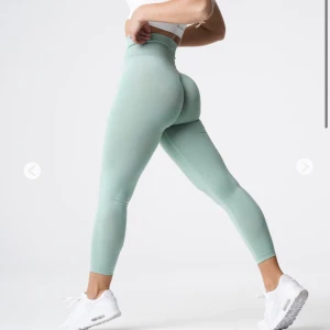 NVGTN byxor - Sage Green NV Seamless Leggings NVGTN i storlek XS helt ouppackade. 