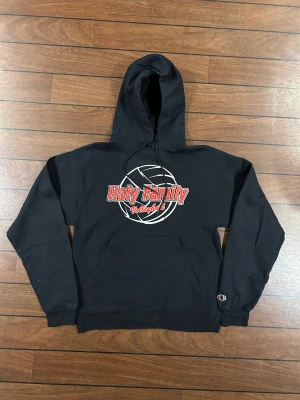 Champion Hoodie - Snygg vintage Hoodie i storlek S! Bara att skriva om du undrar över något🙏