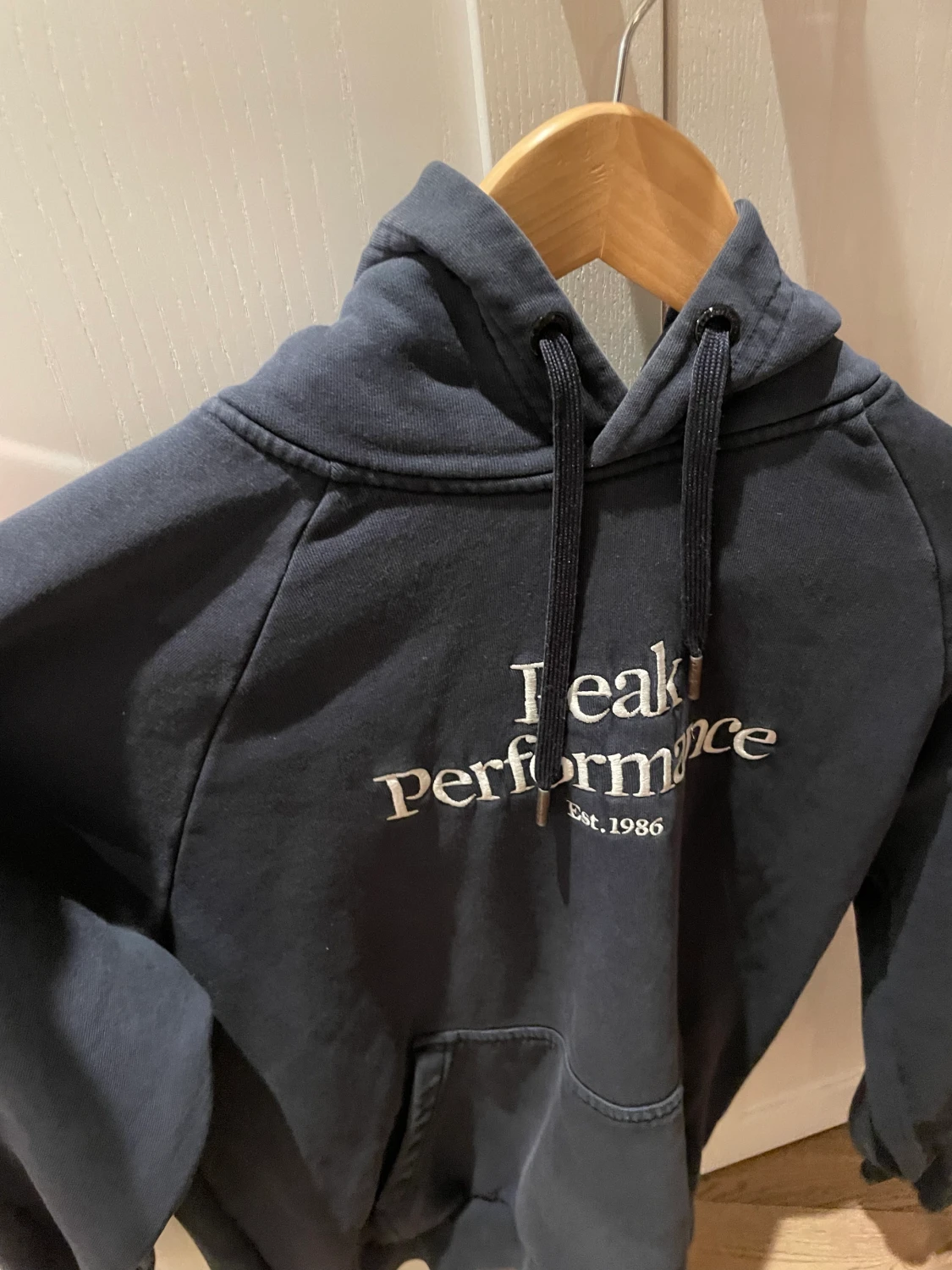 Hoddie från peak performance  - 90