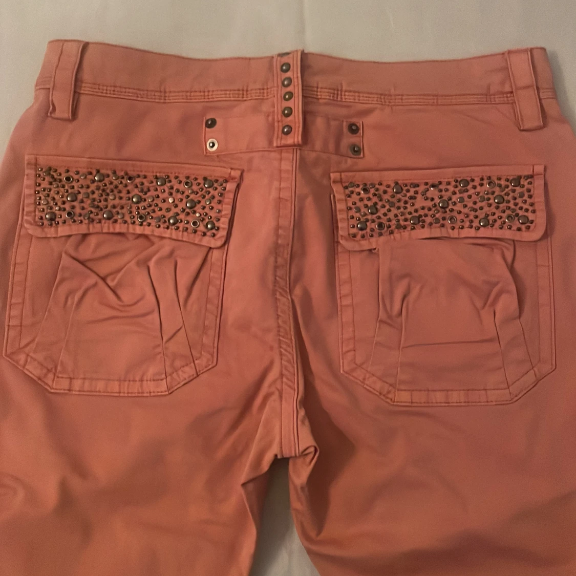Chinos med detaljer - 91