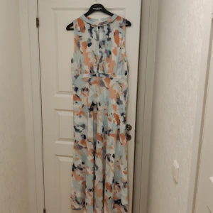 Klänning - Oanvänd köpt på MQ