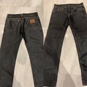  dolce gabbana byxor - Knappt använt, midja 32 längd 34 