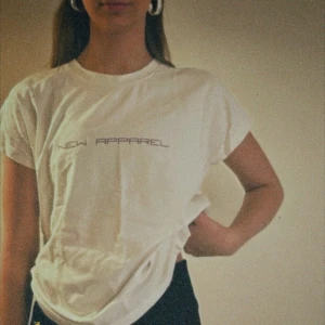 Träningströjor 2x Set - 2st träningströjor för 100kr. Samma märke, olika färger.  Storlek XS på båda.   Säljes då de inte används längre.  Meddela vid intresse💌