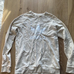 Adidas sweatshirt  - Beige sweatshirt från Adidas