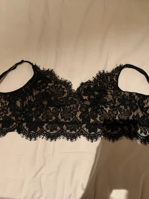 spets topp - fin spets topp, skitsnygg till fest och utgång nyskick aldrig kommit användning