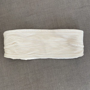 Bandaubikini - Bandaubikini från HM. För liten för mig och säljer därför. Glittrig vilket man ser på bild nr 2!✨