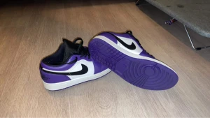 Jordan 1 court purple low 42,5 - Säljer mina skor för att jag inte använder dom. Har ni frågor så skriv