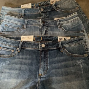 Lågmidjade shorts - Säljer dessa tre paren lågmidjade shorts, skitsnygga till sommaren👌 3par för 300kr🙏köpta på ett outlet för 200kr styck