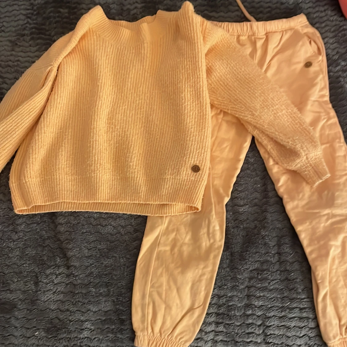 Överdel och underdel 