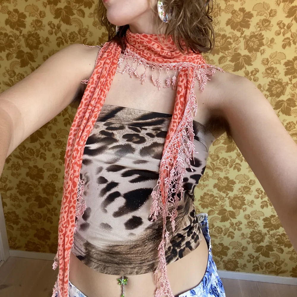 Superfin ”hannah Montana” scarf köpt 2hand. Aldrig använd, fint skick!🌸. Asusteet.