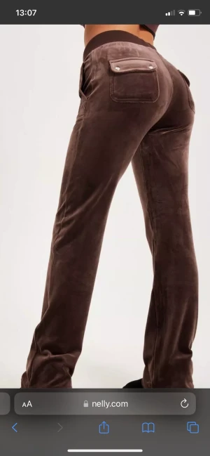 Söker juicy - Söker juicy bara me fickor Mörkblå eller svart helst  Helst 100-700kr