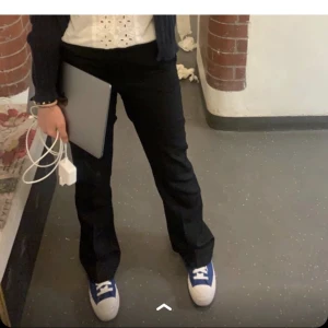 Bikbok kostymbyxor - Säljer mina bikbok kostymbyxor då dom inte kommer till användning. Har inga skador och är i bra skick! Skriv för frågor