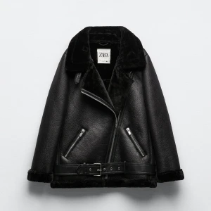 Zara jacka  - Jättefin jacka från zara, perfket nu till vintern🫶🏼köpt för 1195kr säljer den för 800kr+frakt(kan mötas upp med) 