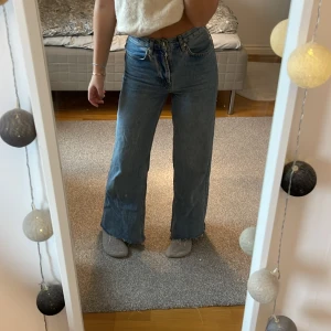 Blåa jeans - Blåa jeans från nakd