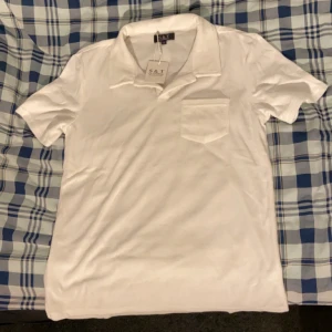 Terry piké  - Som ny, inga fläckar eller skador! Aldrig använd. En skön piké med terry material Storlek S men passar S & M