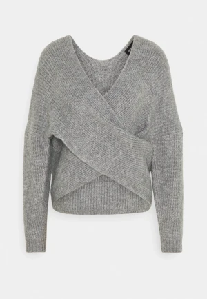 Från even&odd - Har nyss köpt men passa inte mig. Väldigt fin stickad/tjock tröja💗