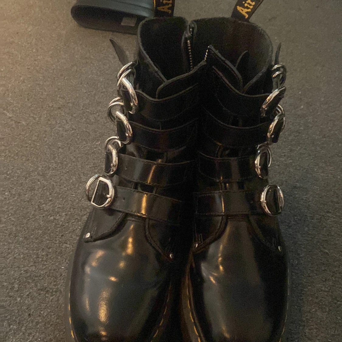 Doctor martens med spännen strl 40 - 90
