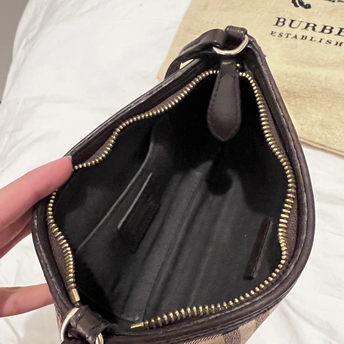 Burberry väska - 90