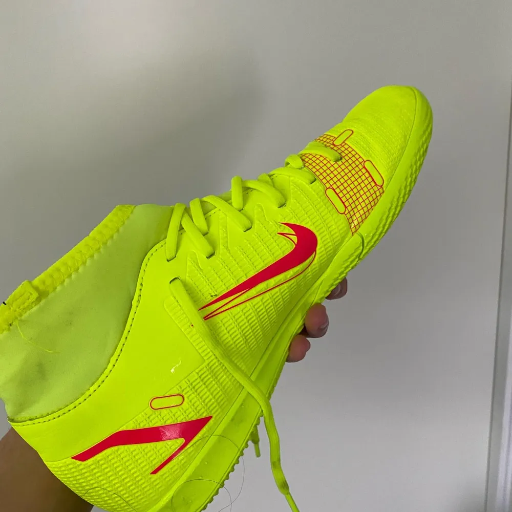 Nike Mercurial Vapor 14 Futsal skor. Fläck på strumpan.. Skor.