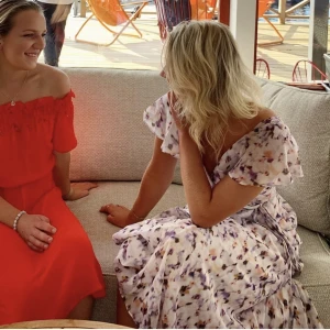 Sommarklänning! - Skitfin sommarklänning köpt på HM inför ett bröllop! Säljer för 350kr, skickar gärna fler bilder❤️