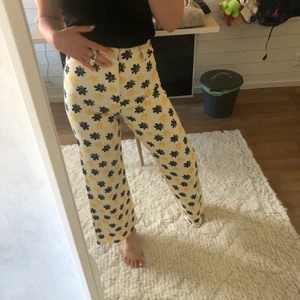 Zara jeans  - Zara jeans  The Marine straight  Storlek 36 väldigt stretchiga 