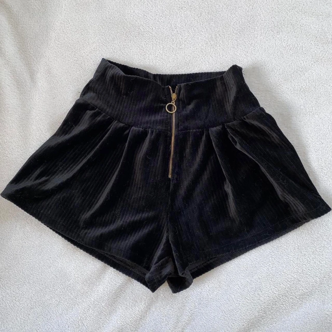 FashionNova corduroy shorts S - 90