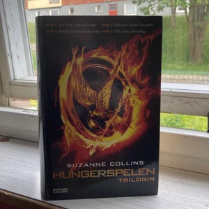 Hunger games (trilogin) - Säljer denna trilogin som är inbunden då jag redan har den i separata böcker. Boken säljs för 65kr. 