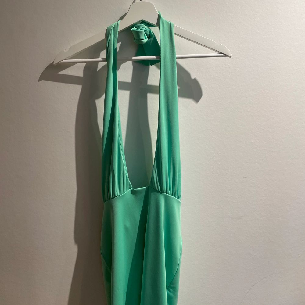 Grön Bikbok klänning - Bik Bok | Plick Second Hand