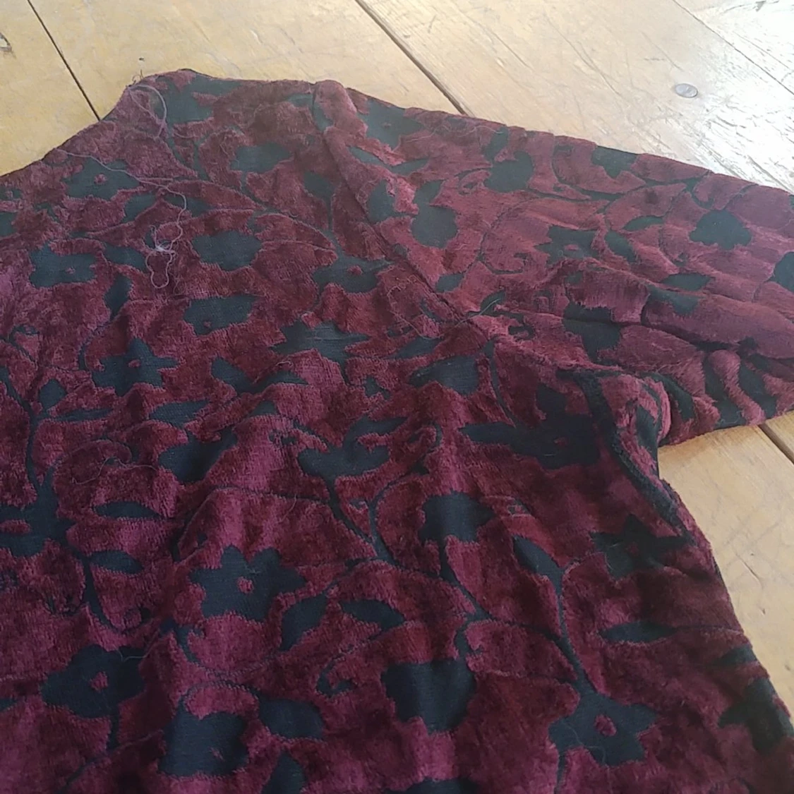 Vinröd sammetstopp - 91